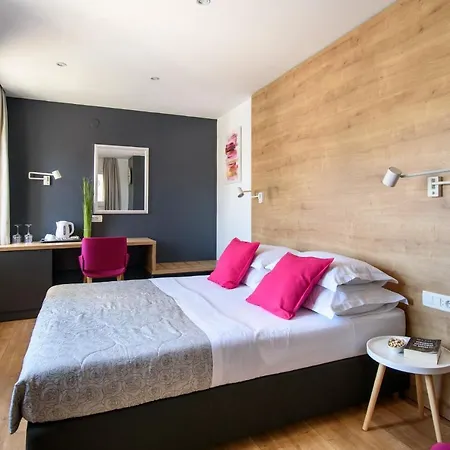 Gæstehus Ora Luxury 4*