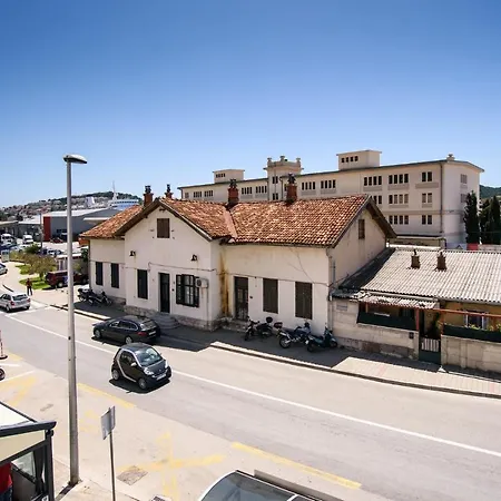 Ora Luxury ゲストハウス 4*